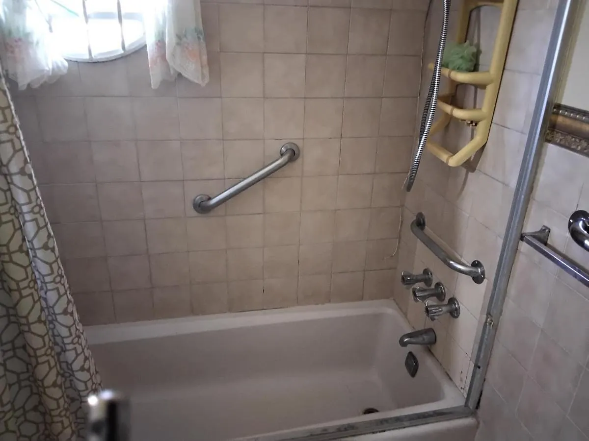 Cozy Apartment 4 Kingston Jamaica